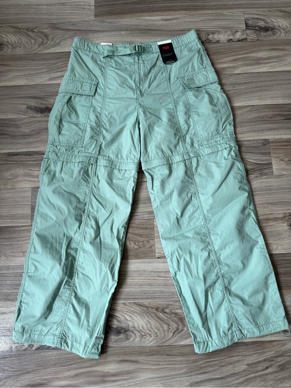 NWT Levi's Convertible Cargo Pants in Green Size 31
